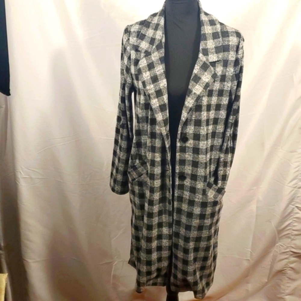 Haute Monde Los Angeles Unlined - Crew neck - Topcoat Botton closure Size Medium